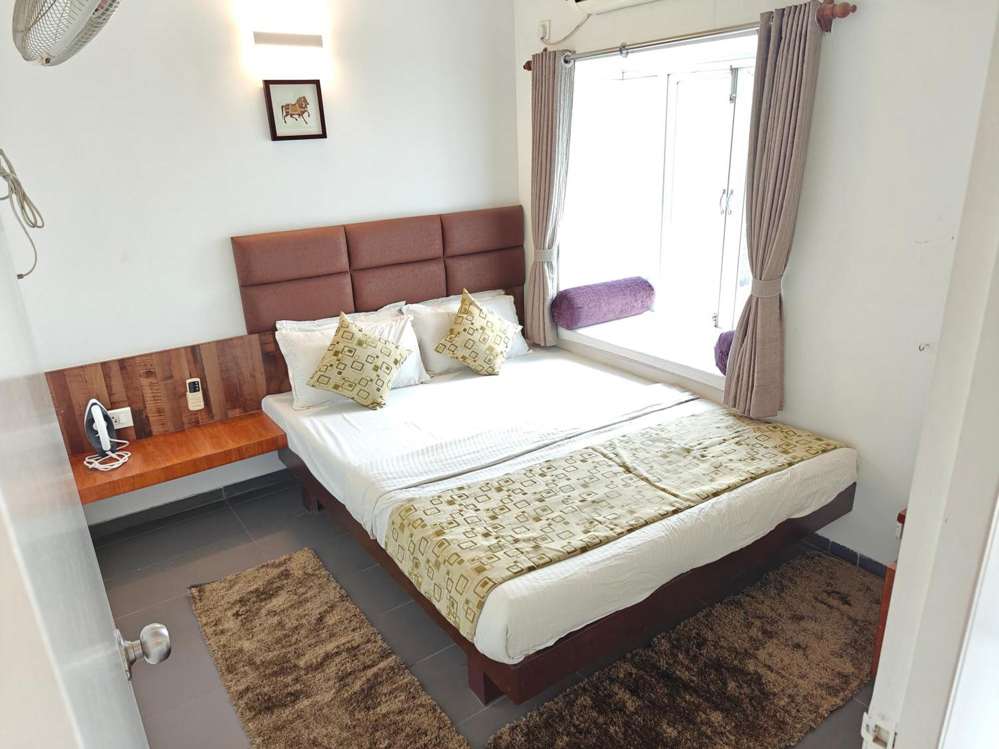 Chandralok Service Apartments Kolhapur Buitenkant foto