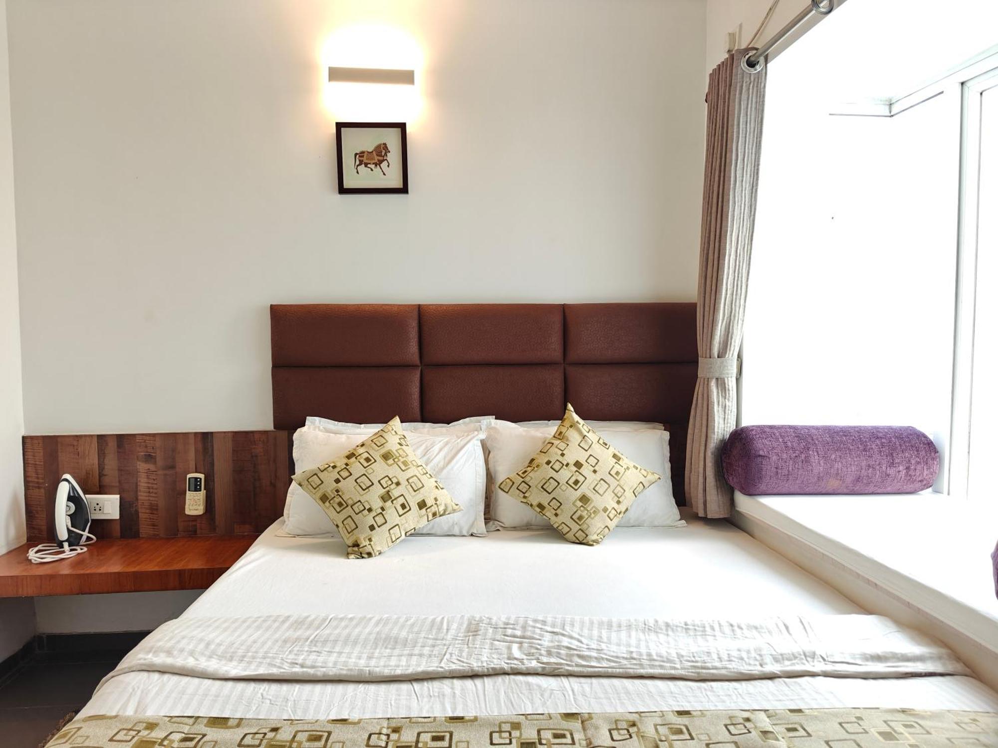 Chandralok Service Apartments Kolhapur Buitenkant foto