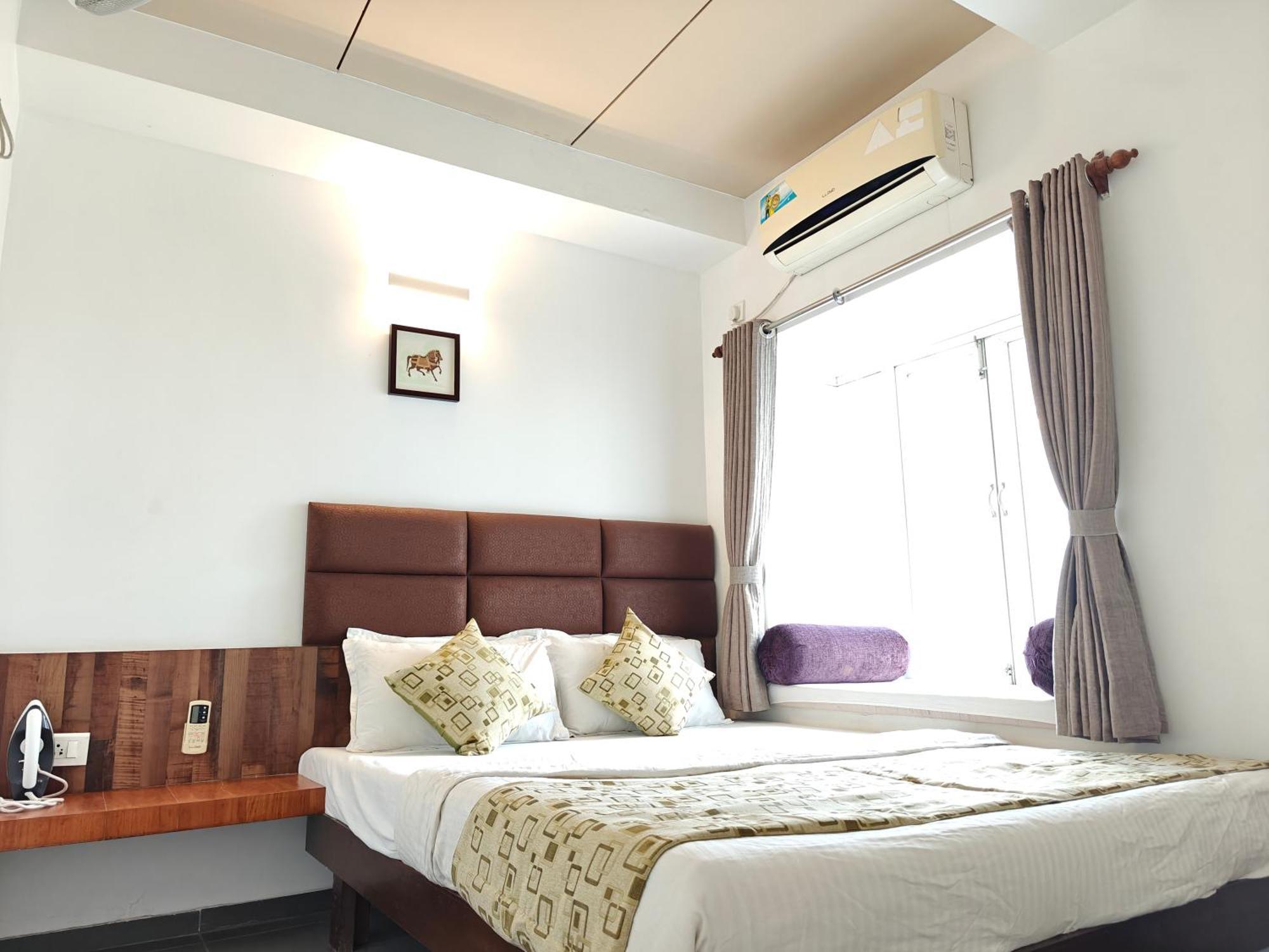 Chandralok Service Apartments Kolhapur Buitenkant foto