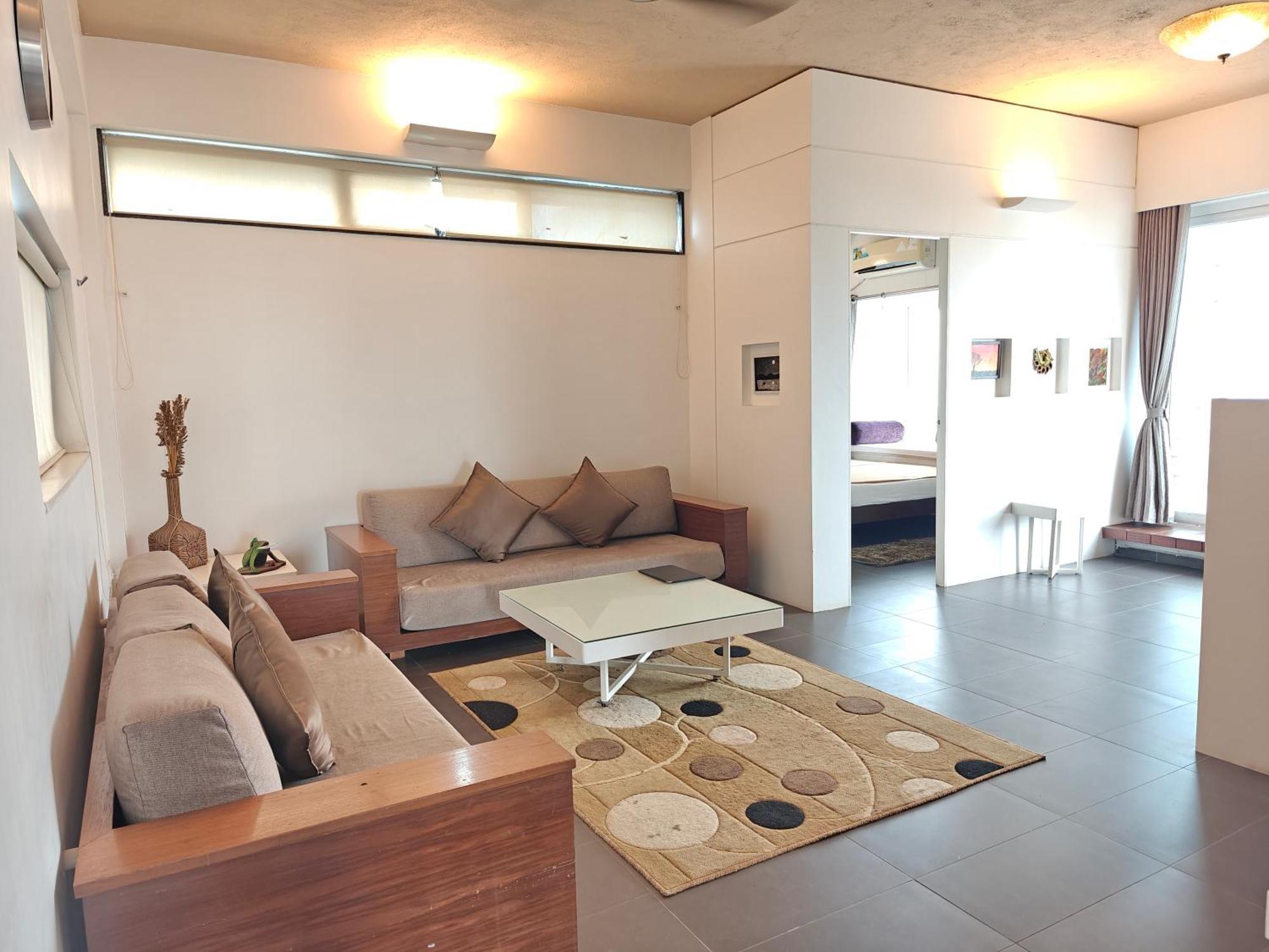 Chandralok Service Apartments Kolhapur Buitenkant foto