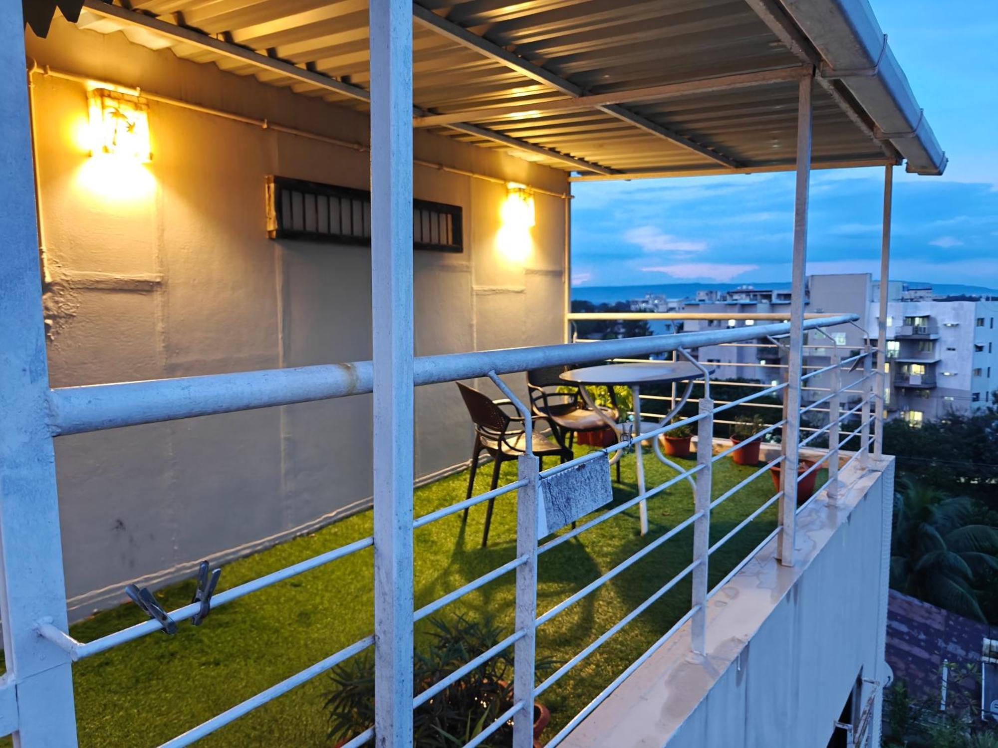 Chandralok Service Apartments Kolhapur Buitenkant foto