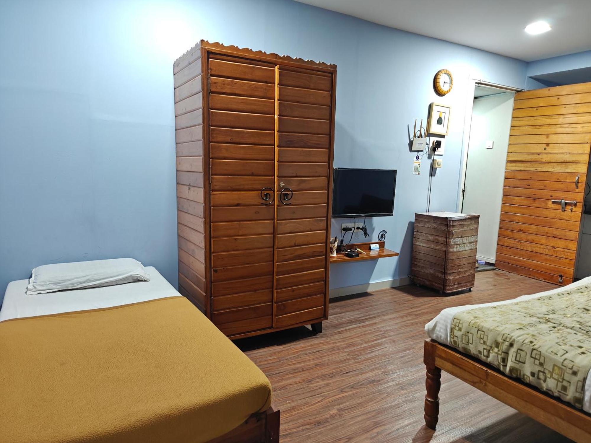 Chandralok Service Apartments Kolhapur Buitenkant foto