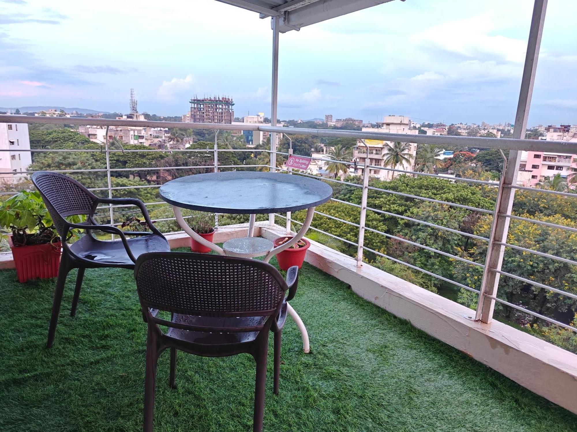 Chandralok Service Apartments Kolhapur Buitenkant foto