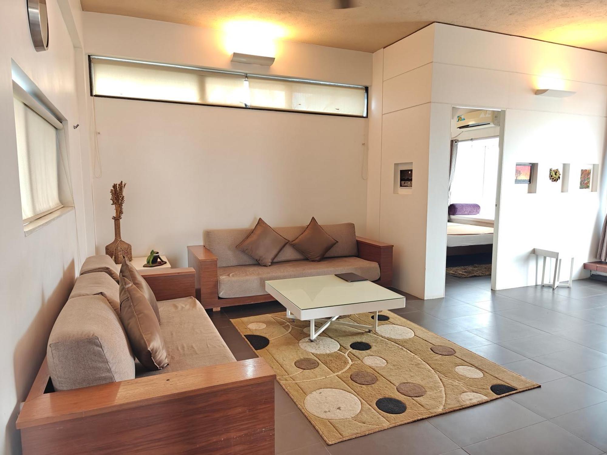 Chandralok Service Apartments Kolhapur Buitenkant foto