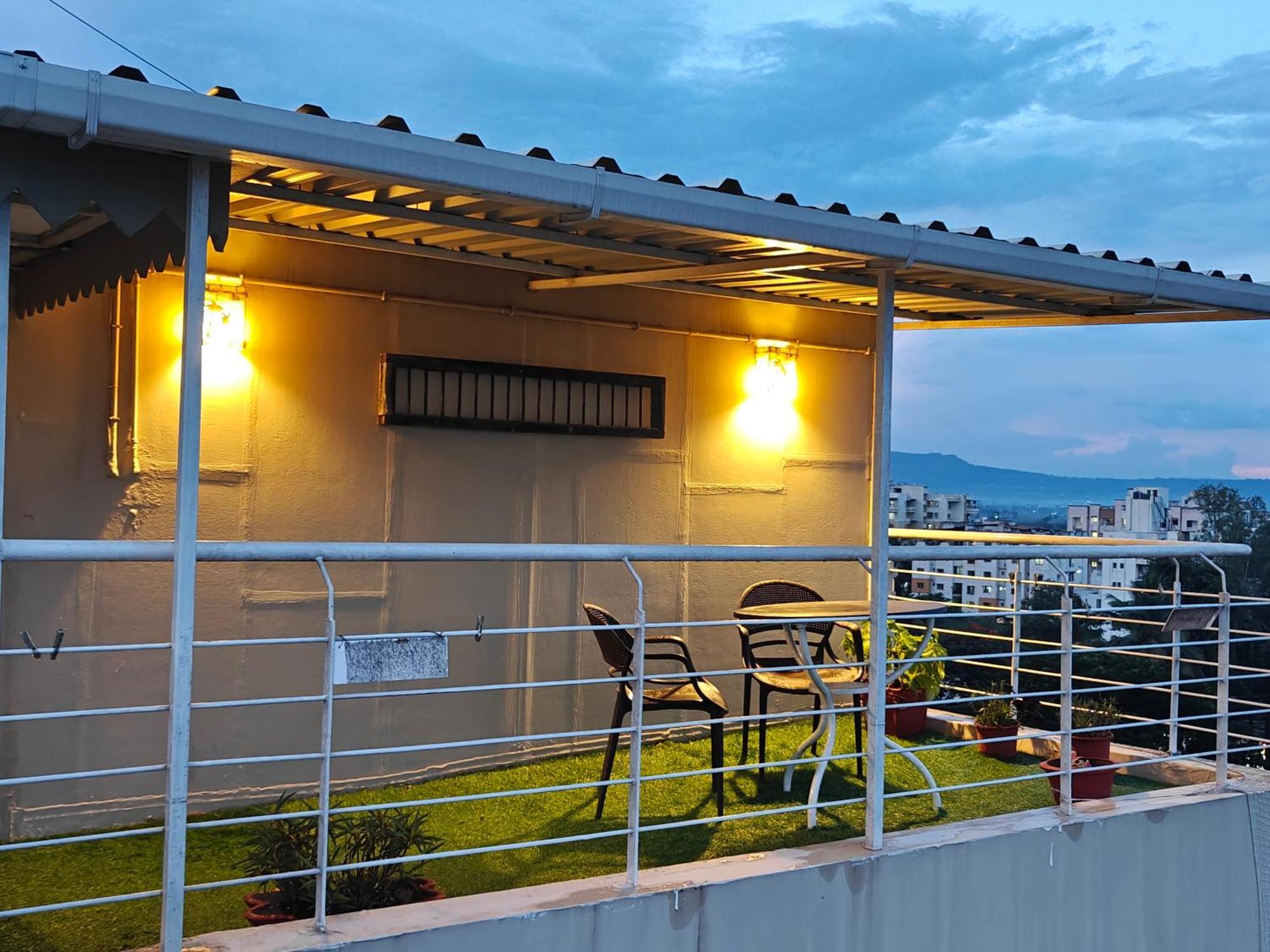 Chandralok Service Apartments Kolhapur Buitenkant foto