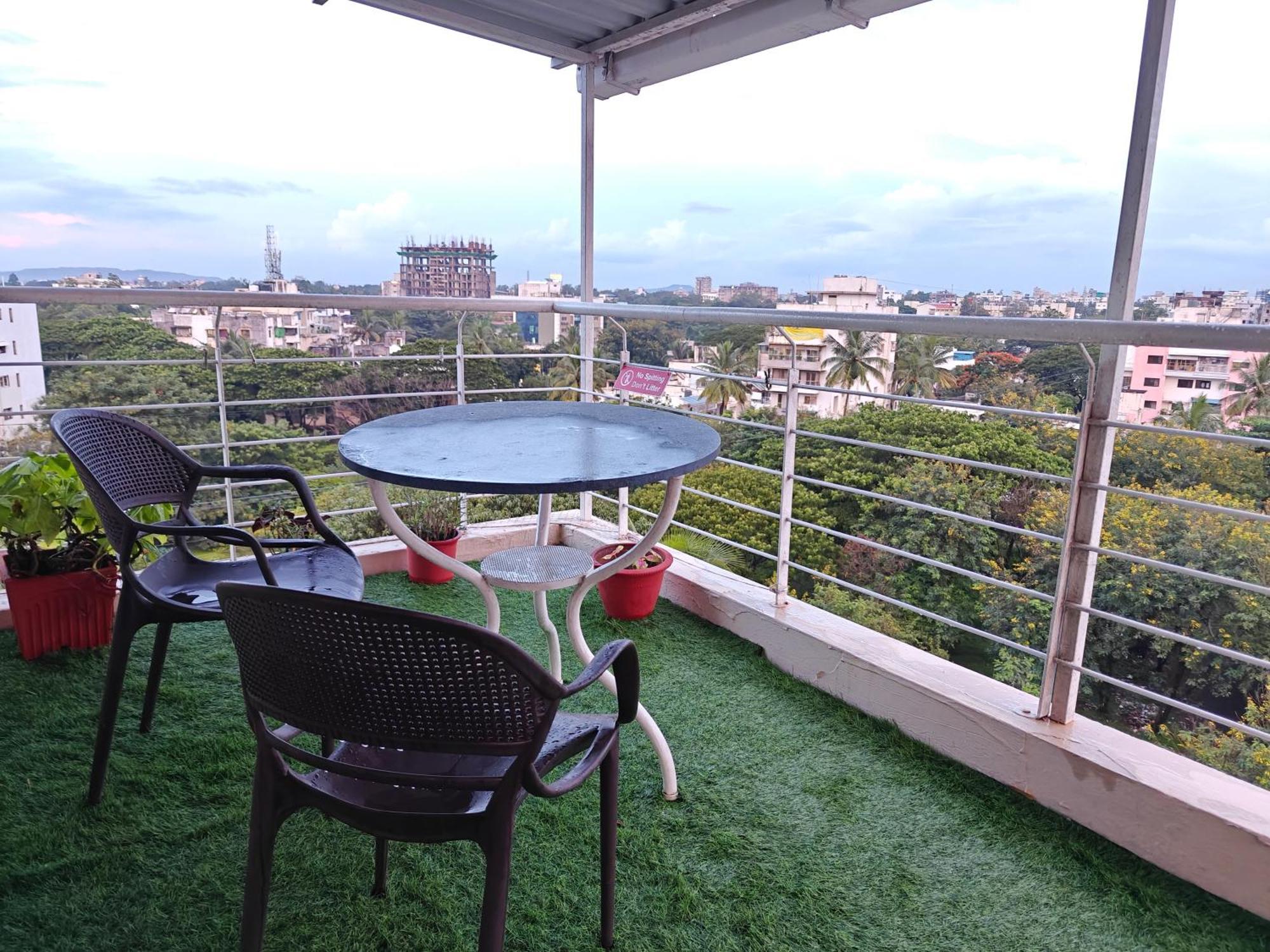 Chandralok Service Apartments Kolhapur Buitenkant foto