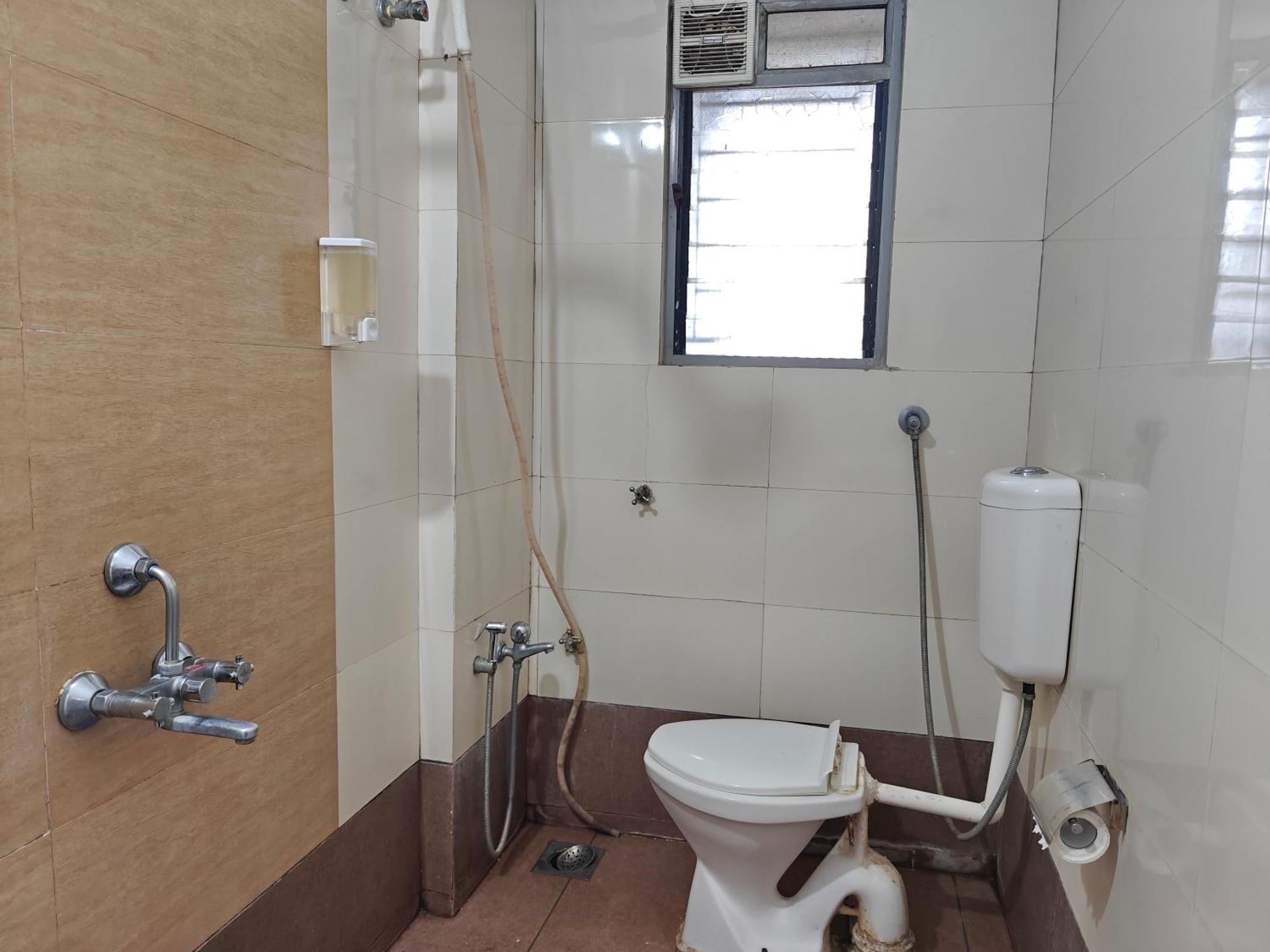 Chandralok Service Apartments Kolhapur Buitenkant foto