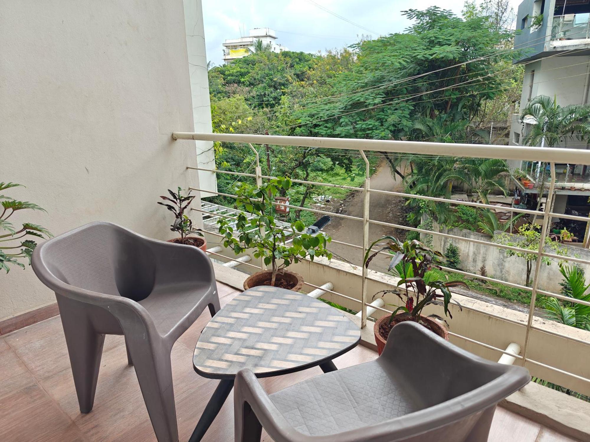Chandralok Service Apartments Kolhapur Buitenkant foto