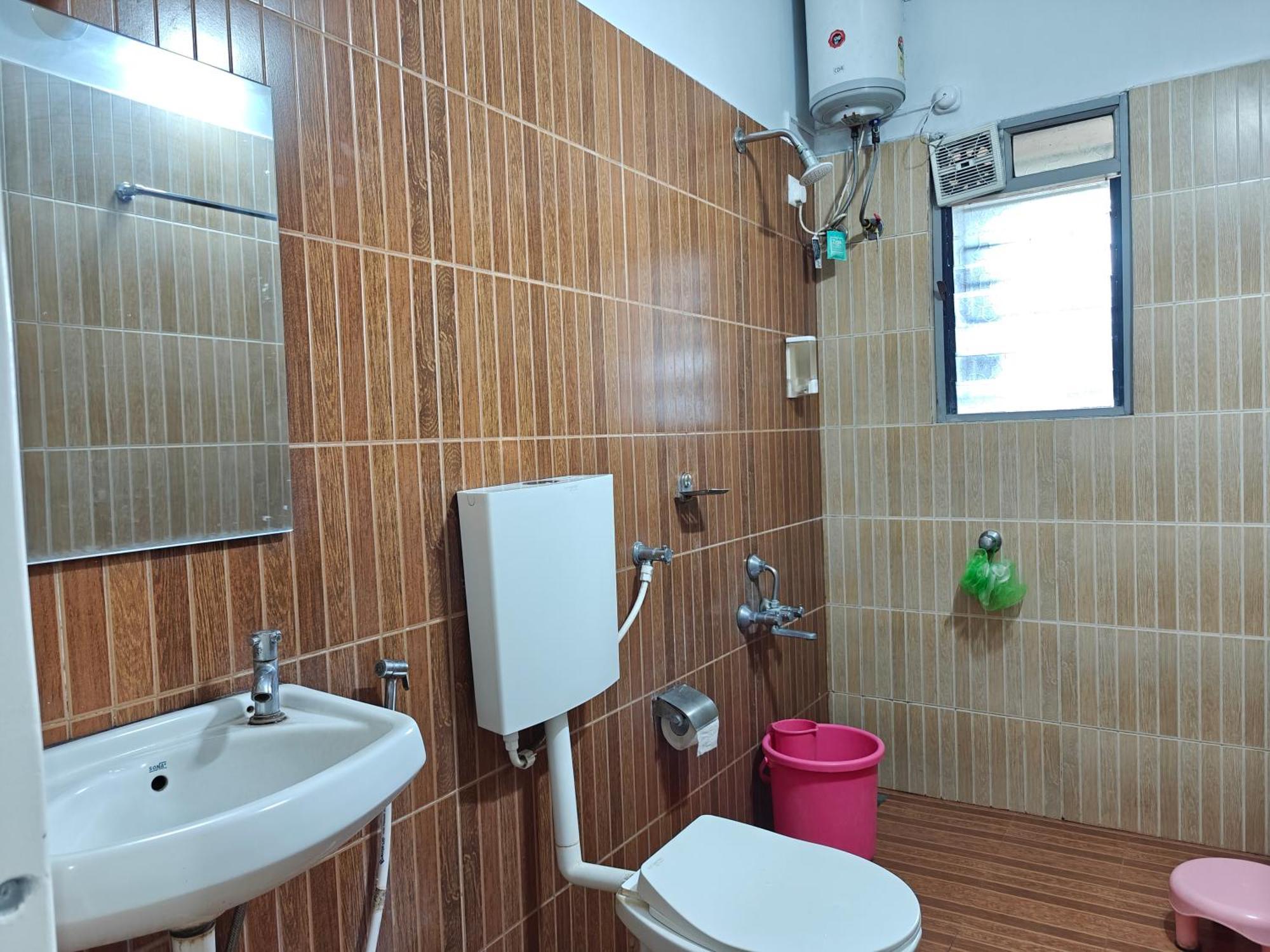 Chandralok Service Apartments Kolhapur Buitenkant foto